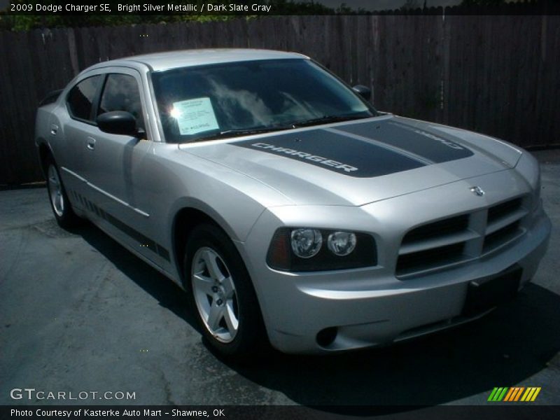 Bright Silver Metallic / Dark Slate Gray 2009 Dodge Charger SE