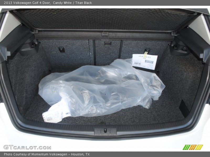 Candy White / Titan Black 2013 Volkswagen Golf 4 Door