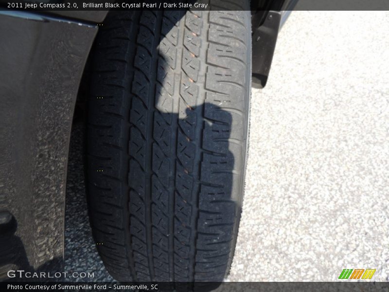 Brilliant Black Crystal Pearl / Dark Slate Gray 2011 Jeep Compass 2.0