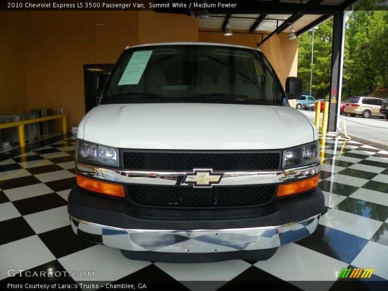 Summit White / Medium Pewter 2010 Chevrolet Express LS 3500 Passenger Van