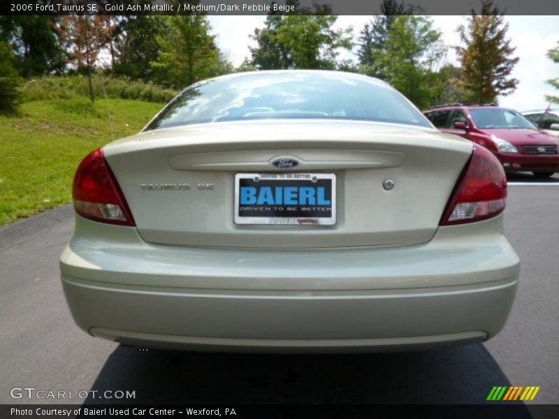 Gold Ash Metallic / Medium/Dark Pebble Beige 2006 Ford Taurus SE