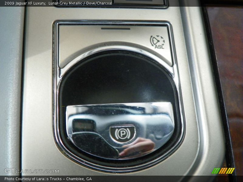 Lunar Grey Metallic / Dove/Charcoal 2009 Jaguar XF Luxury