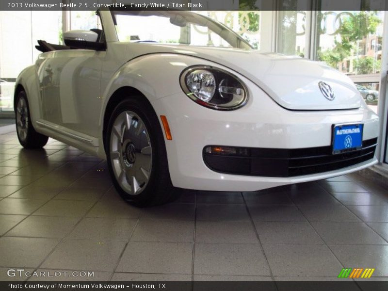 Candy White / Titan Black 2013 Volkswagen Beetle 2.5L Convertible