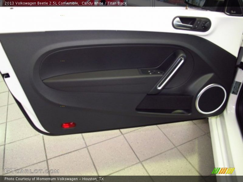 Candy White / Titan Black 2013 Volkswagen Beetle 2.5L Convertible