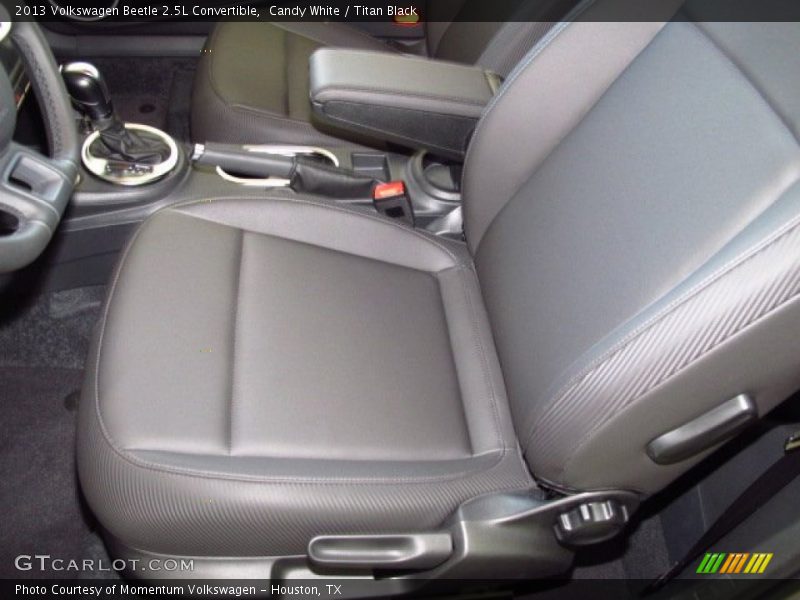 Candy White / Titan Black 2013 Volkswagen Beetle 2.5L Convertible