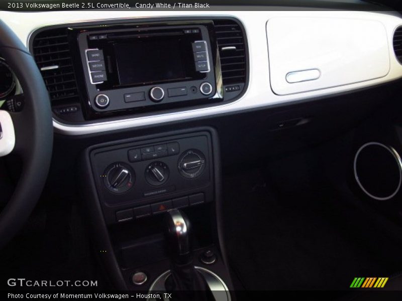Candy White / Titan Black 2013 Volkswagen Beetle 2.5L Convertible