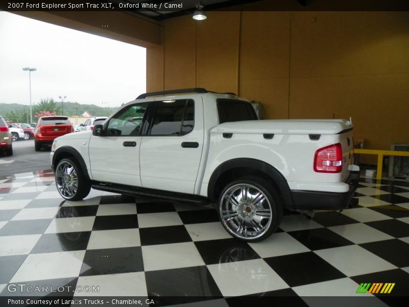 Oxford White / Camel 2007 Ford Explorer Sport Trac XLT