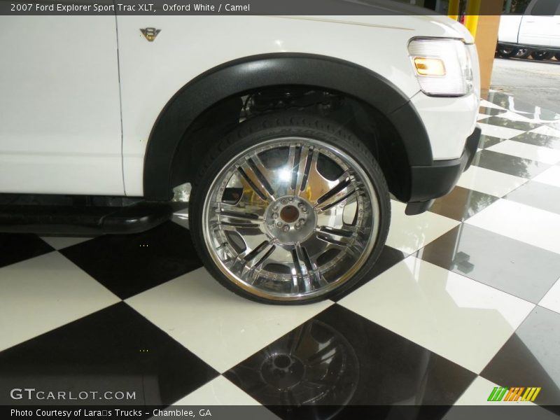 Oxford White / Camel 2007 Ford Explorer Sport Trac XLT
