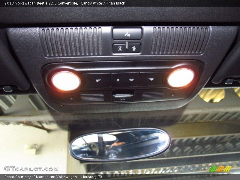 Candy White / Titan Black 2013 Volkswagen Beetle 2.5L Convertible
