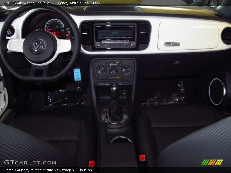 Candy White / Titan Black 2013 Volkswagen Beetle 2.5L