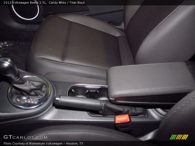 Candy White / Titan Black 2013 Volkswagen Beetle 2.5L