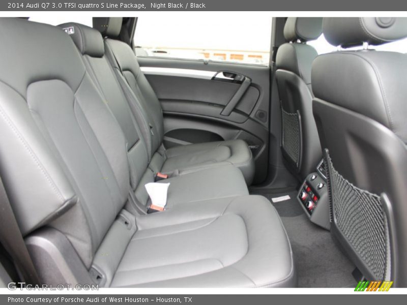 Rear Seat of 2014 Q7 3.0 TFSI quattro S Line Package