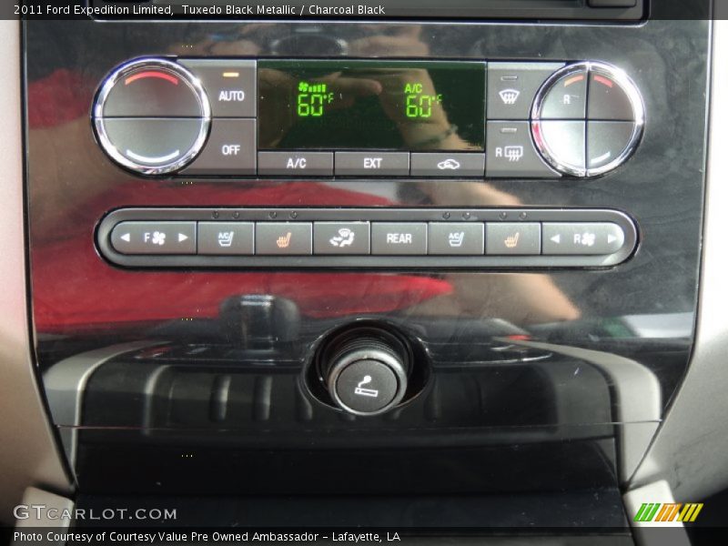 Tuxedo Black Metallic / Charcoal Black 2011 Ford Expedition Limited