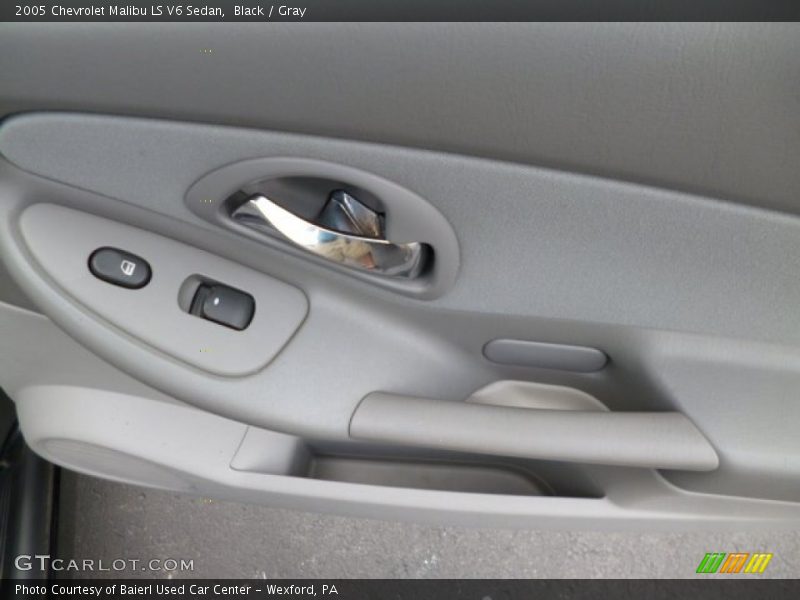 Black / Gray 2005 Chevrolet Malibu LS V6 Sedan
