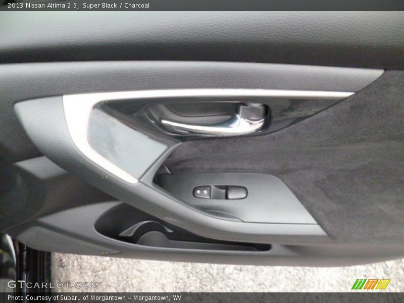 Super Black / Charcoal 2013 Nissan Altima 2.5