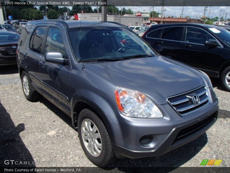 Front 3/4 View of 2005 CR-V Special Edition 4WD