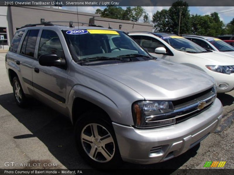 Silverstone Metallic / Light Gray 2005 Chevrolet TrailBlazer LS 4x4