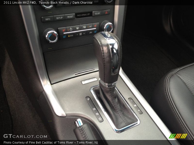Tuxedo Black Metallic / Dark Charcoal 2011 Lincoln MKZ FWD