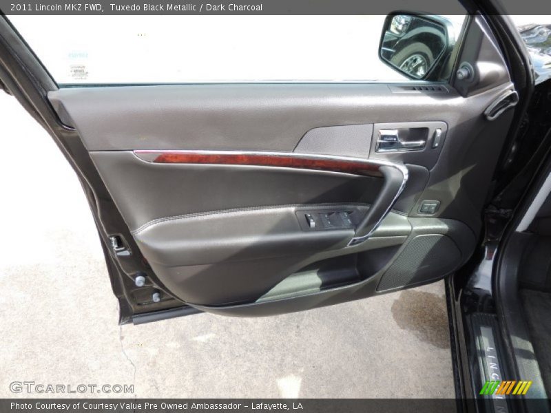 Tuxedo Black Metallic / Dark Charcoal 2011 Lincoln MKZ FWD