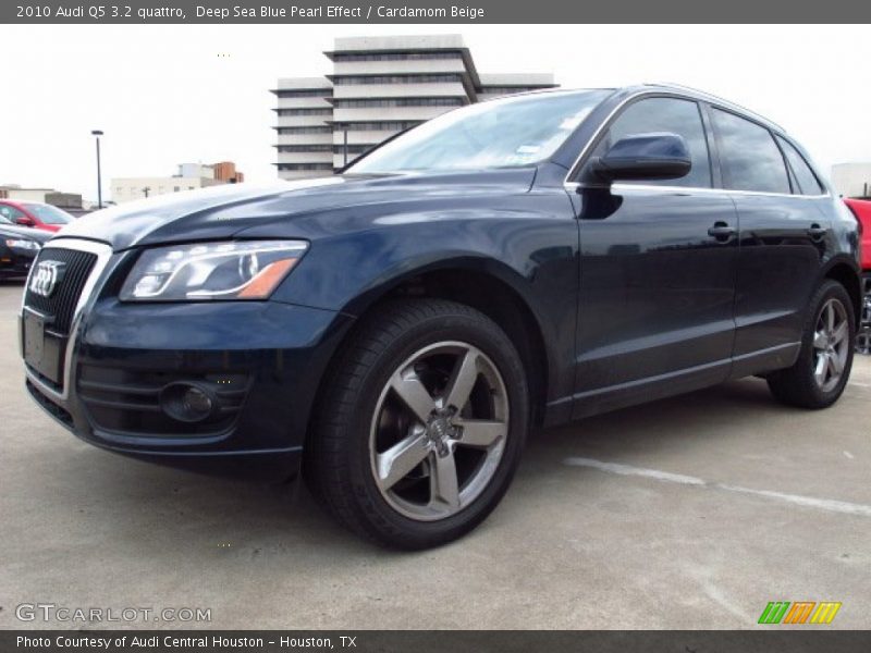 Deep Sea Blue Pearl Effect / Cardamom Beige 2010 Audi Q5 3.2 quattro