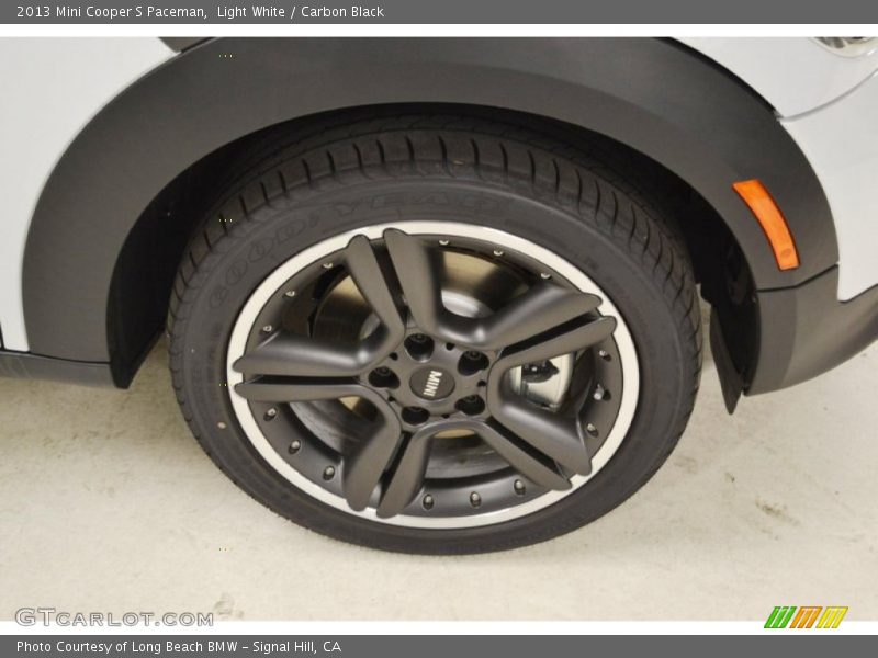 Light White / Carbon Black 2013 Mini Cooper S Paceman