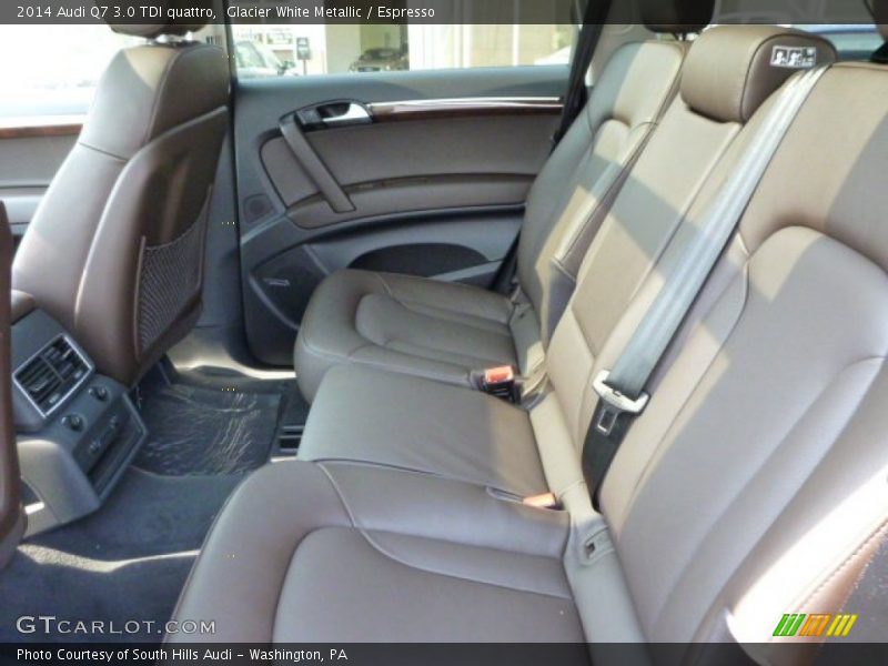 Rear Seat of 2014 Q7 3.0 TDI quattro