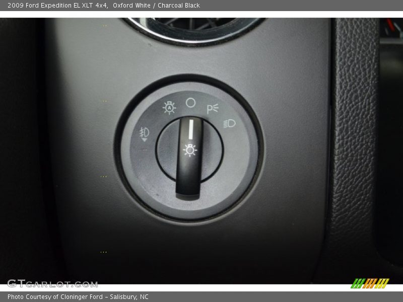 Oxford White / Charcoal Black 2009 Ford Expedition EL XLT 4x4