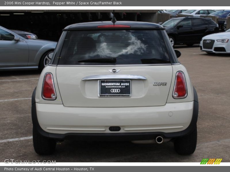 Pepper White / Space Gray/Panther Black 2006 Mini Cooper Hardtop