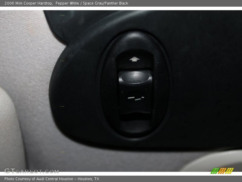 Pepper White / Space Gray/Panther Black 2006 Mini Cooper Hardtop