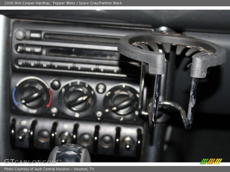 Pepper White / Space Gray/Panther Black 2006 Mini Cooper Hardtop