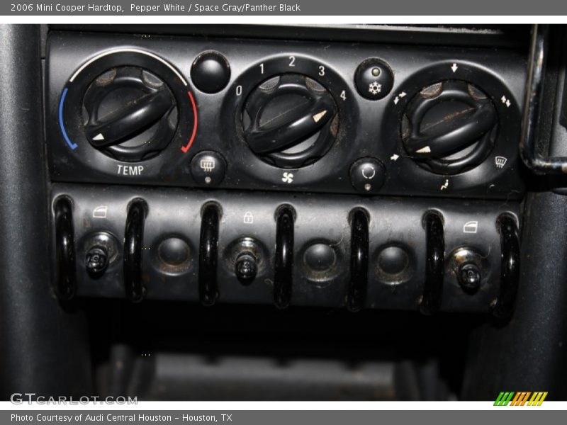 Pepper White / Space Gray/Panther Black 2006 Mini Cooper Hardtop