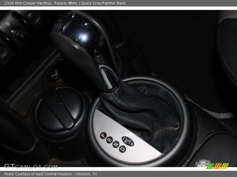 Pepper White / Space Gray/Panther Black 2006 Mini Cooper Hardtop