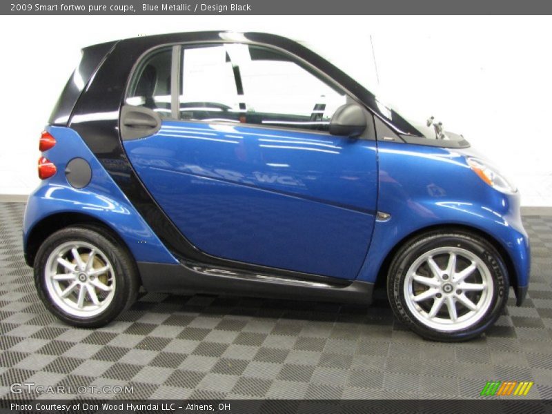 Blue Metallic / Design Black 2009 Smart fortwo pure coupe