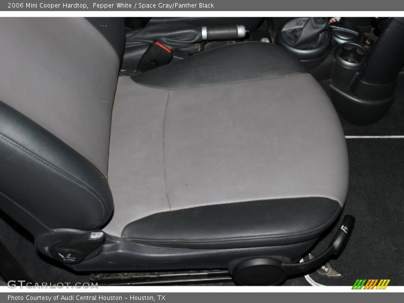 Pepper White / Space Gray/Panther Black 2006 Mini Cooper Hardtop