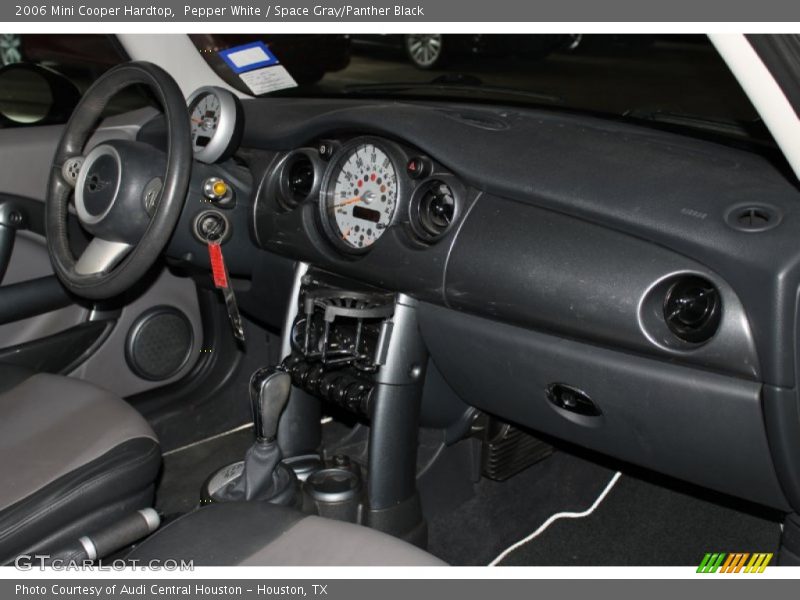 Pepper White / Space Gray/Panther Black 2006 Mini Cooper Hardtop