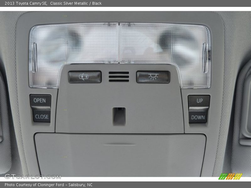 Classic Silver Metallic / Black 2013 Toyota Camry SE