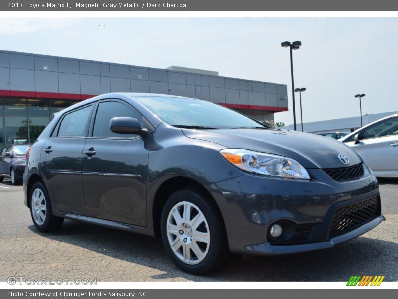 Front 3/4 View of 2013 Matrix L