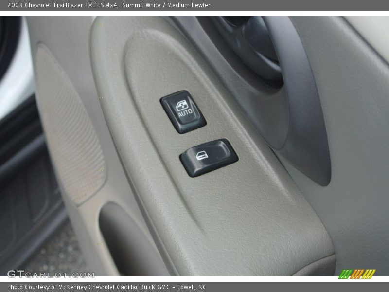 Summit White / Medium Pewter 2003 Chevrolet TrailBlazer EXT LS 4x4