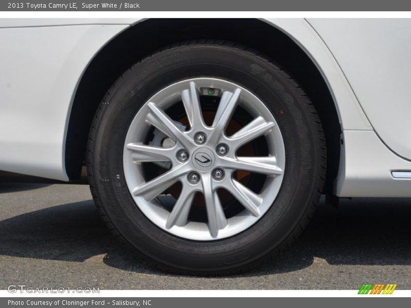 Super White / Black 2013 Toyota Camry LE