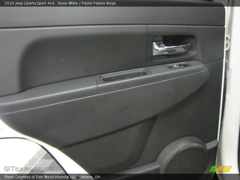 Stone White / Pastel Pebble Beige 2010 Jeep Liberty Sport 4x4