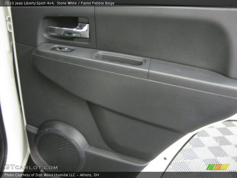 Stone White / Pastel Pebble Beige 2010 Jeep Liberty Sport 4x4