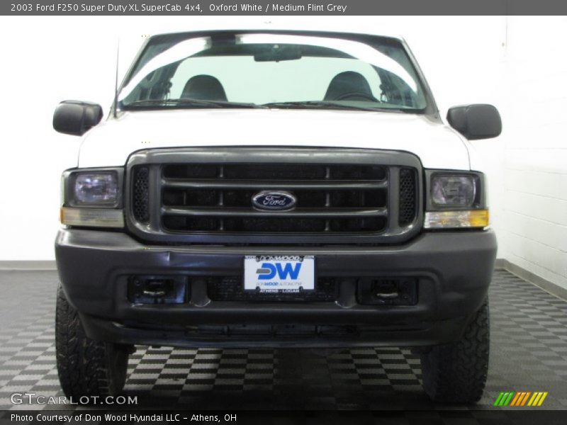 Oxford White / Medium Flint Grey 2003 Ford F250 Super Duty XL SuperCab 4x4