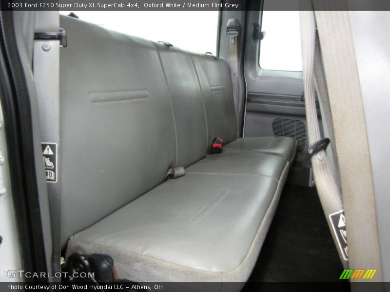 Oxford White / Medium Flint Grey 2003 Ford F250 Super Duty XL SuperCab 4x4