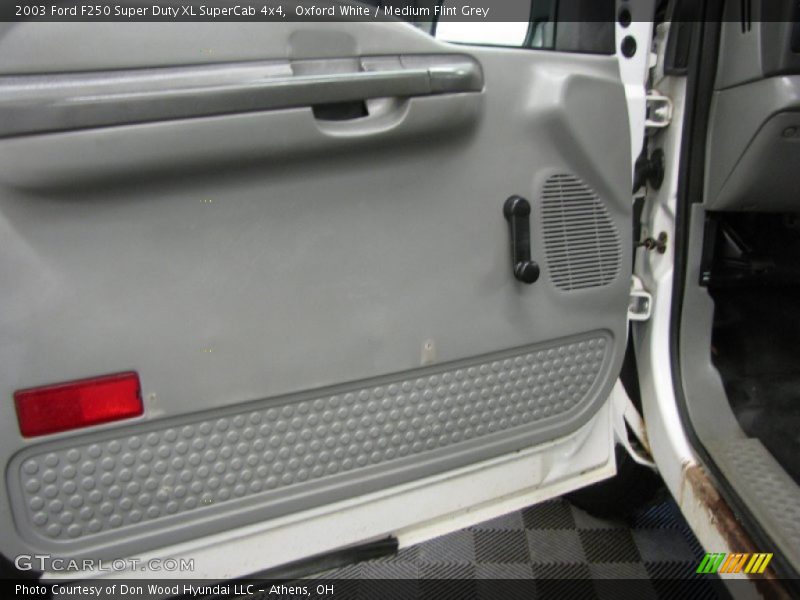 Oxford White / Medium Flint Grey 2003 Ford F250 Super Duty XL SuperCab 4x4
