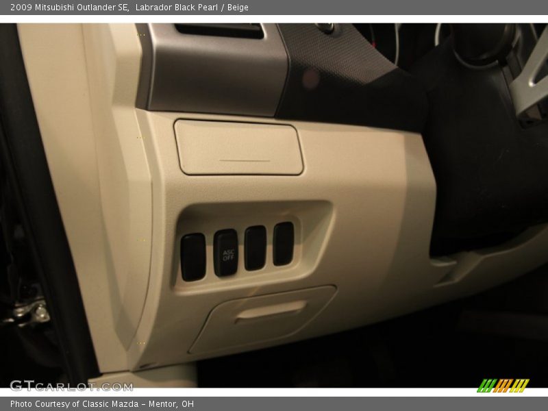 Labrador Black Pearl / Beige 2009 Mitsubishi Outlander SE