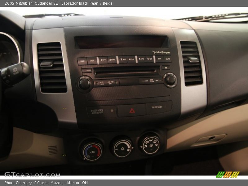 Labrador Black Pearl / Beige 2009 Mitsubishi Outlander SE