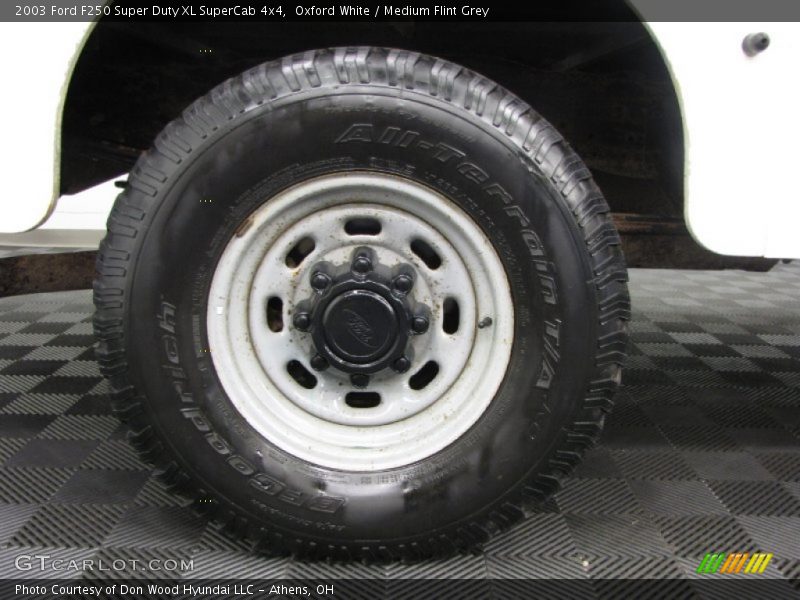 Oxford White / Medium Flint Grey 2003 Ford F250 Super Duty XL SuperCab 4x4