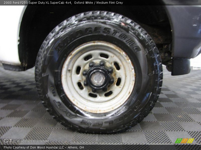 Oxford White / Medium Flint Grey 2003 Ford F250 Super Duty XL SuperCab 4x4