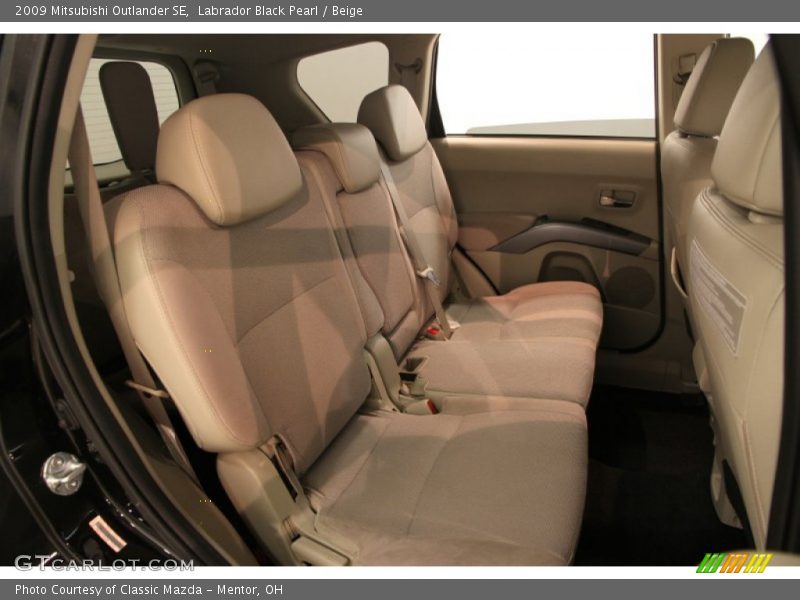 Labrador Black Pearl / Beige 2009 Mitsubishi Outlander SE