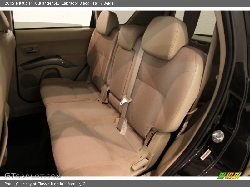 Labrador Black Pearl / Beige 2009 Mitsubishi Outlander SE